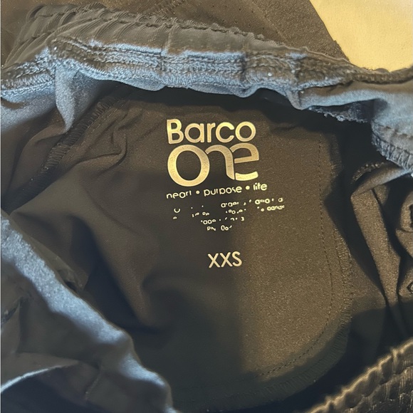 Barco One Boost Jogger Scrub Pant and Racer Scrub Top - Picture 5 of 5